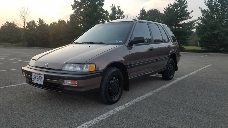 Illustration for article titled For $5,500, Could This 1991 Honda Civic Shuttle Have You Riding High?